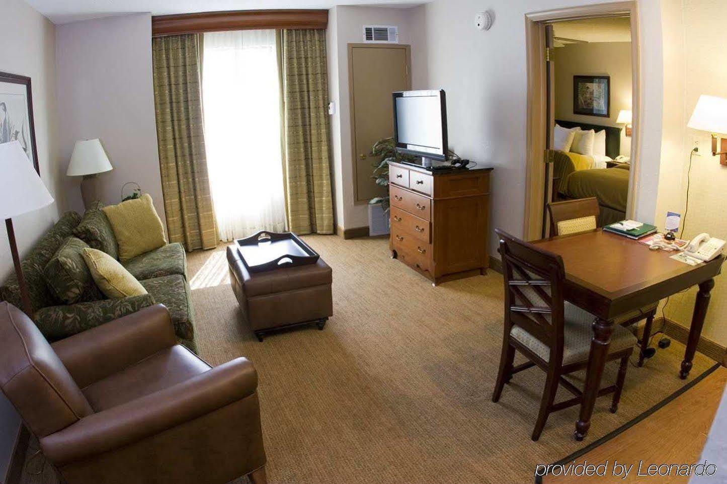 โฮมวูด สวีท บาย ฮิลตัน ริชมอนด์ เวสต์ เอนด์ Hotel Broad Meadows ภายนอก รูปภาพ