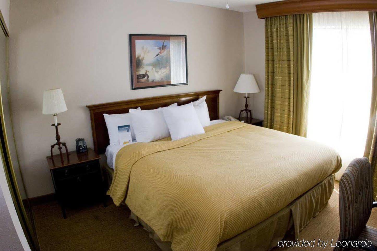 โฮมวูด สวีท บาย ฮิลตัน ริชมอนด์ เวสต์ เอนด์ Hotel Broad Meadows ภายนอก รูปภาพ